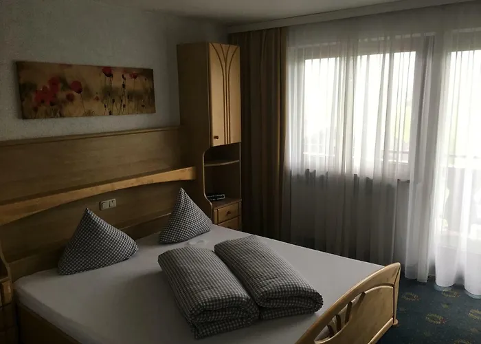 Feneberg מלון 3*